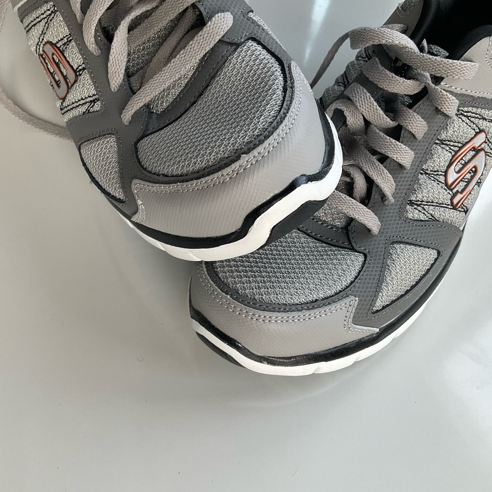 Skecher, gray sneakers - Picture 3 of 8